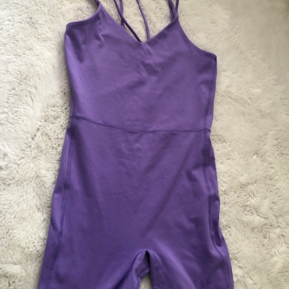 All in motion size small slightly used - Picture 2 of 4